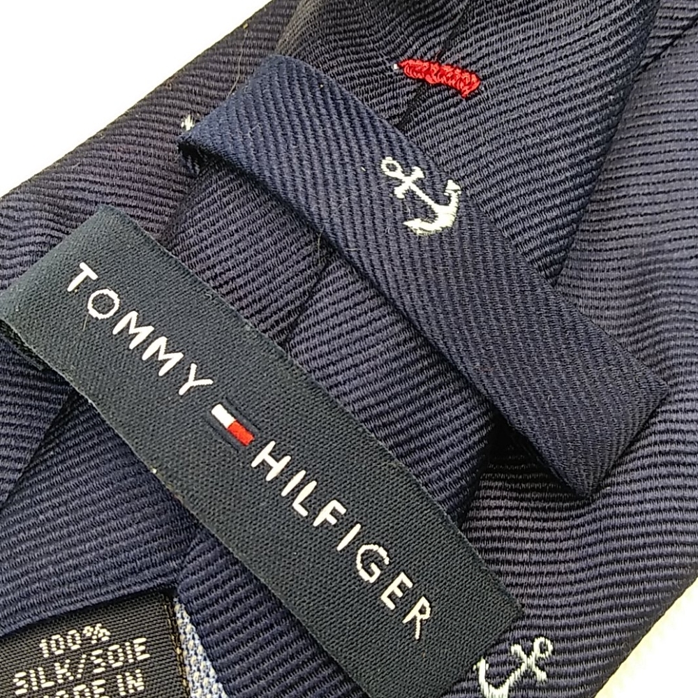 Tommy Hilfiger 100% silk anchor tie 3.25" width